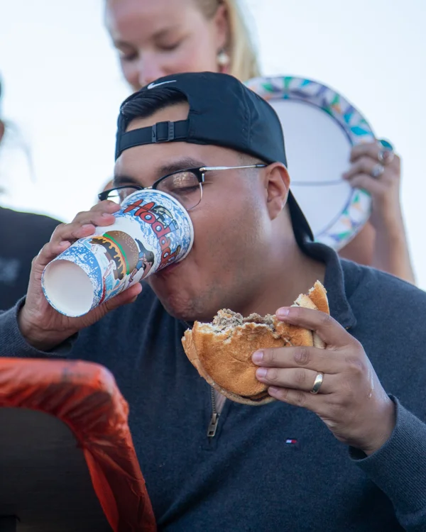 Hodad's Burger Eating Contest