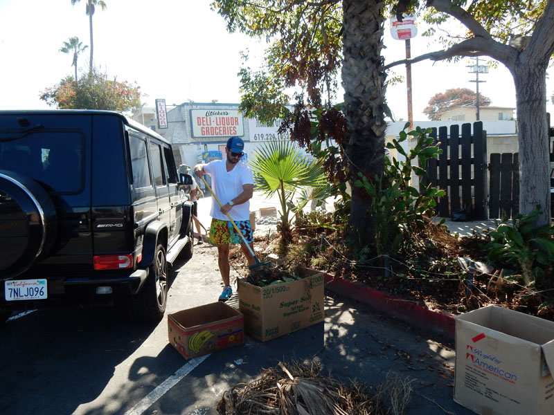 Photo of: Voltaire Corridor Volunteer Day