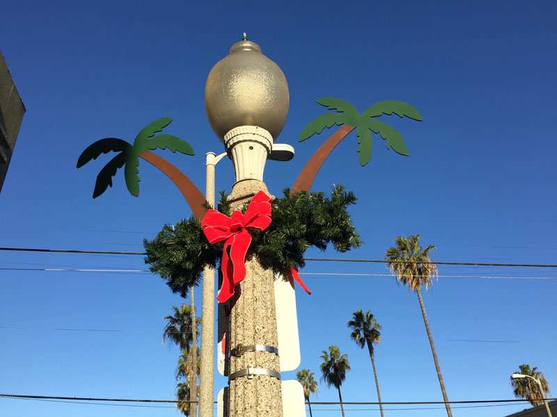 2015 Holiday Decorations Installation