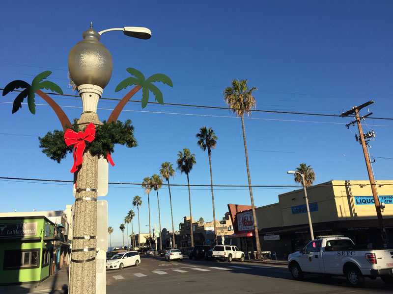 2015 Holiday Decorations Installation