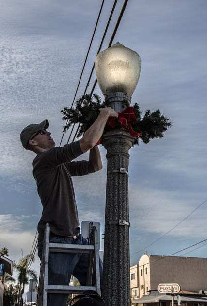 Photo of: 2016 Holiday Decorating