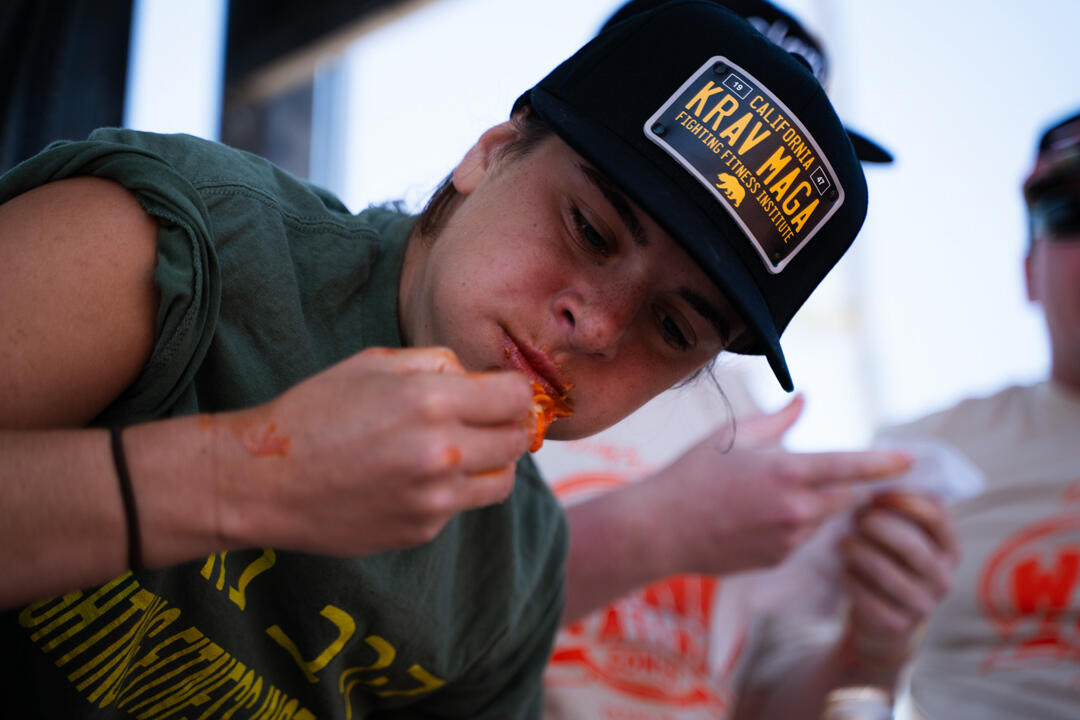 Photo of: Dirty Birds Wing Eating Contest