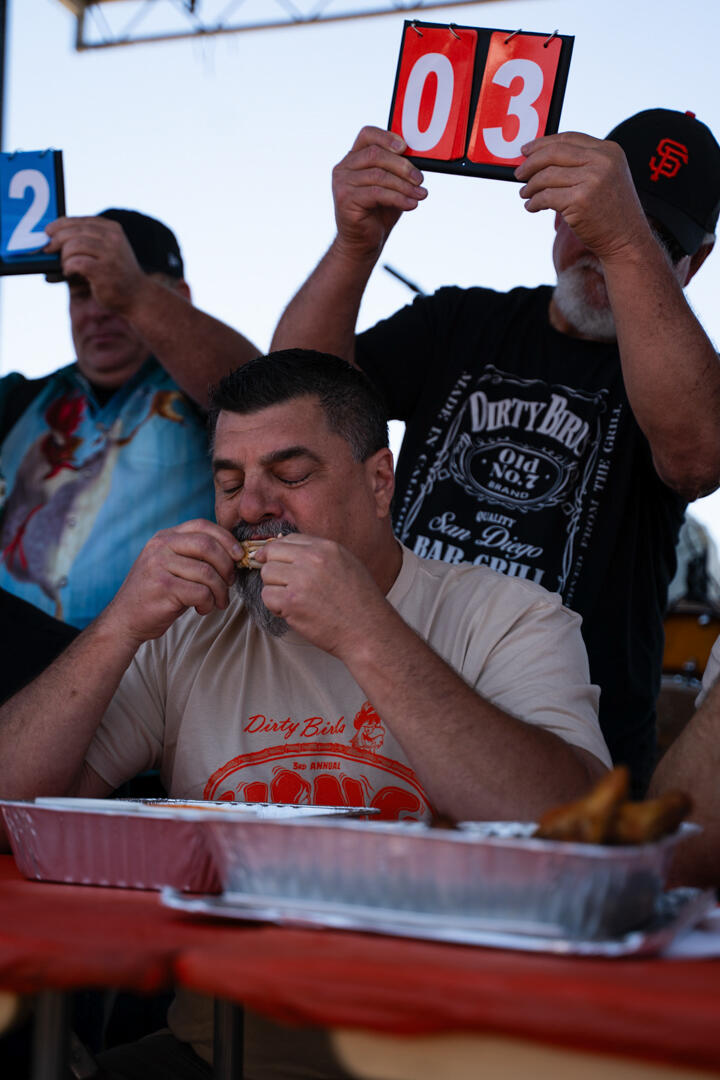 Photo of: Dirty Birds Wing Eating Contest