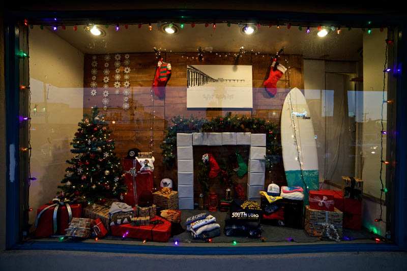 Photo of: 2016 Holiday Storefront Decorating Contest