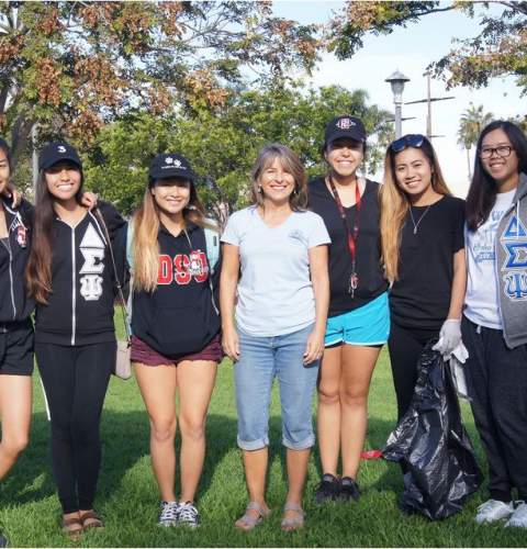 Ocean Beach Community Cleanup with Lorie Zapf